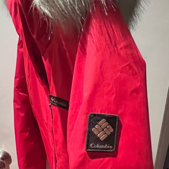 Columbia Size L, Lily Red Subtle Mountain Winter Parka with detachable fur, hood - Picture 4 of 6